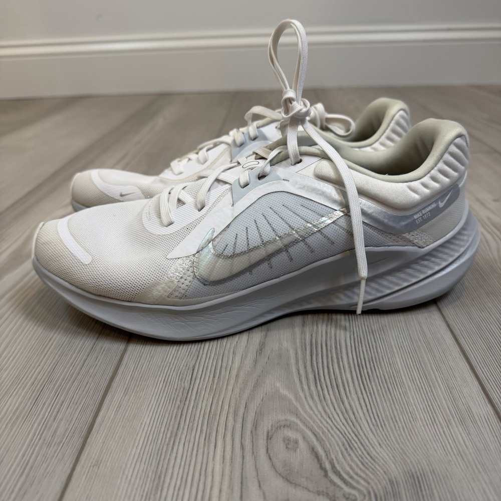 Nike Quest‎ 5 Women's Size 10 White Sneakers Shoes DD9291-100